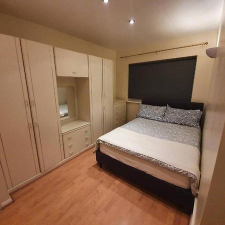 ווטפורד Sav Apartments Watford מראה חיצוני תמונה